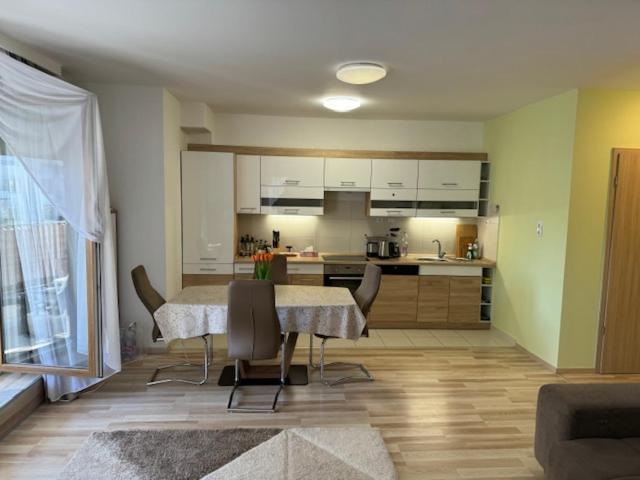Luxury Cordia Apartment With Free Parking Boedapest Buitenkant foto