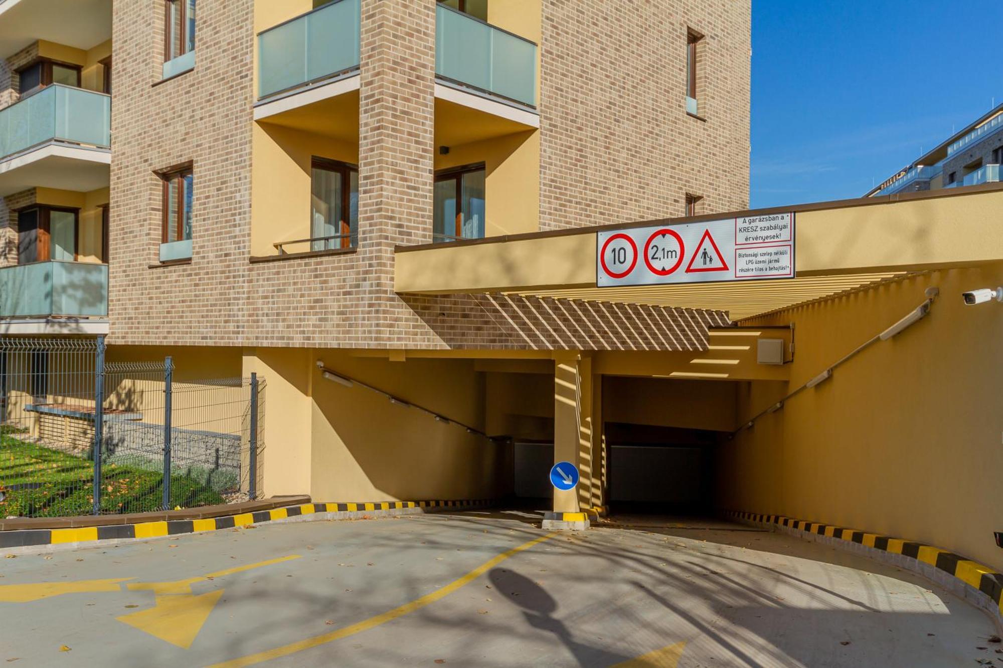 Luxury Cordia Apartment With Free Parking Boedapest Buitenkant foto